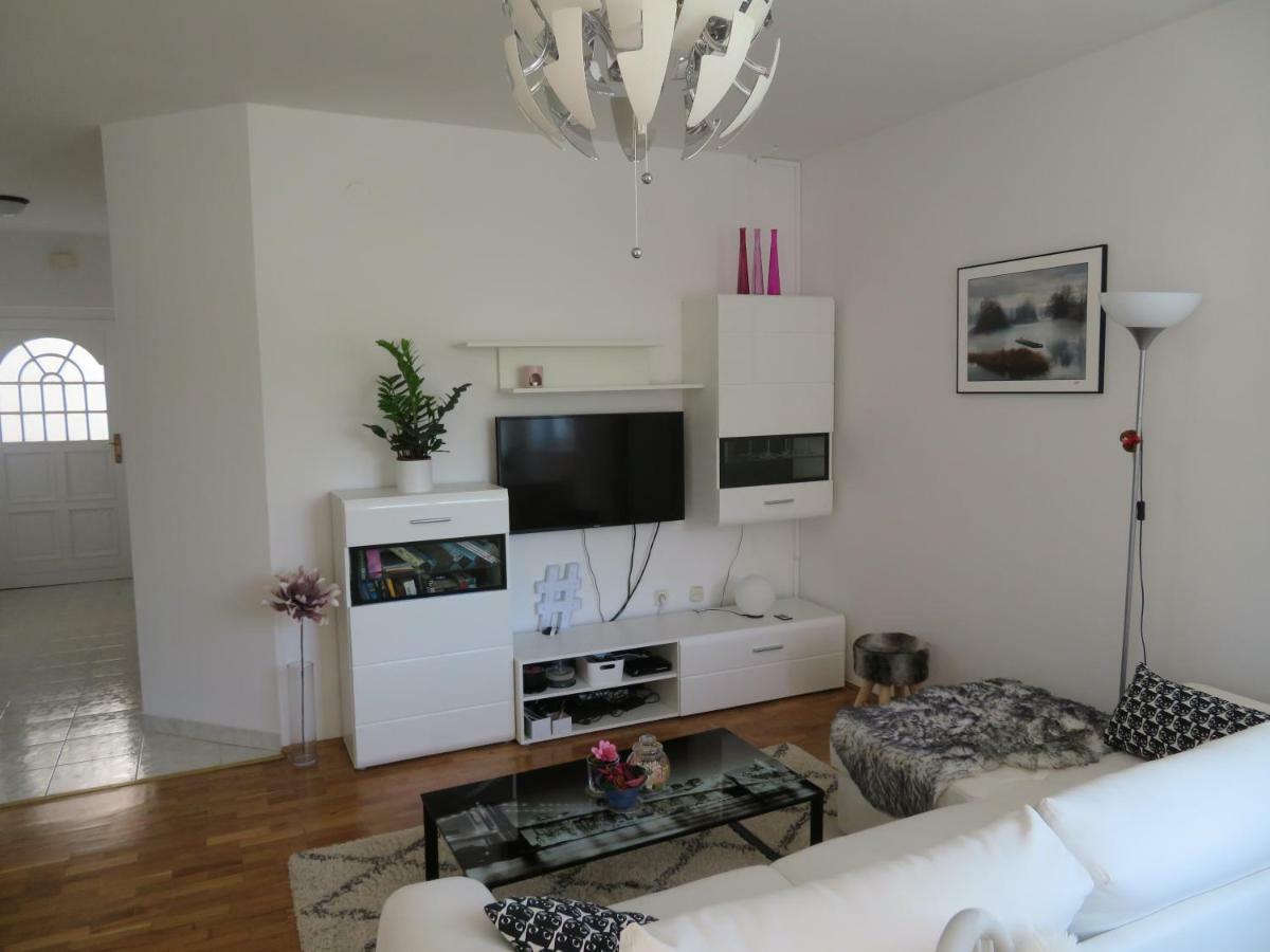 Apartman Eli 罗维尼 外观 照片